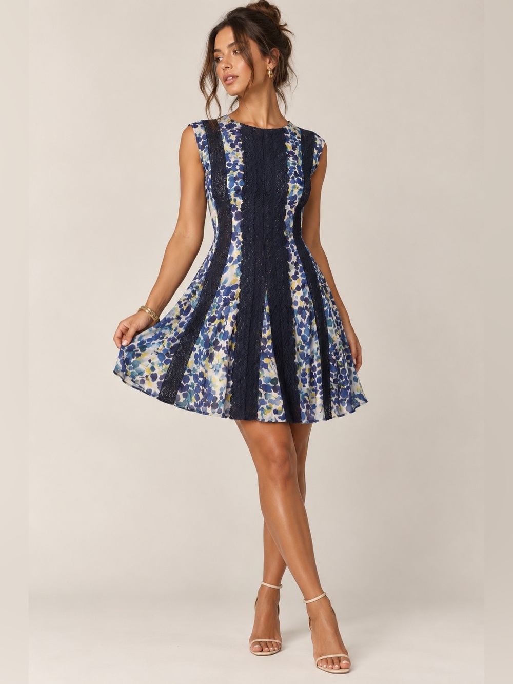 BCBGMAXAZRIA Jalena 100% Silk Floral Lace Dress Size 4